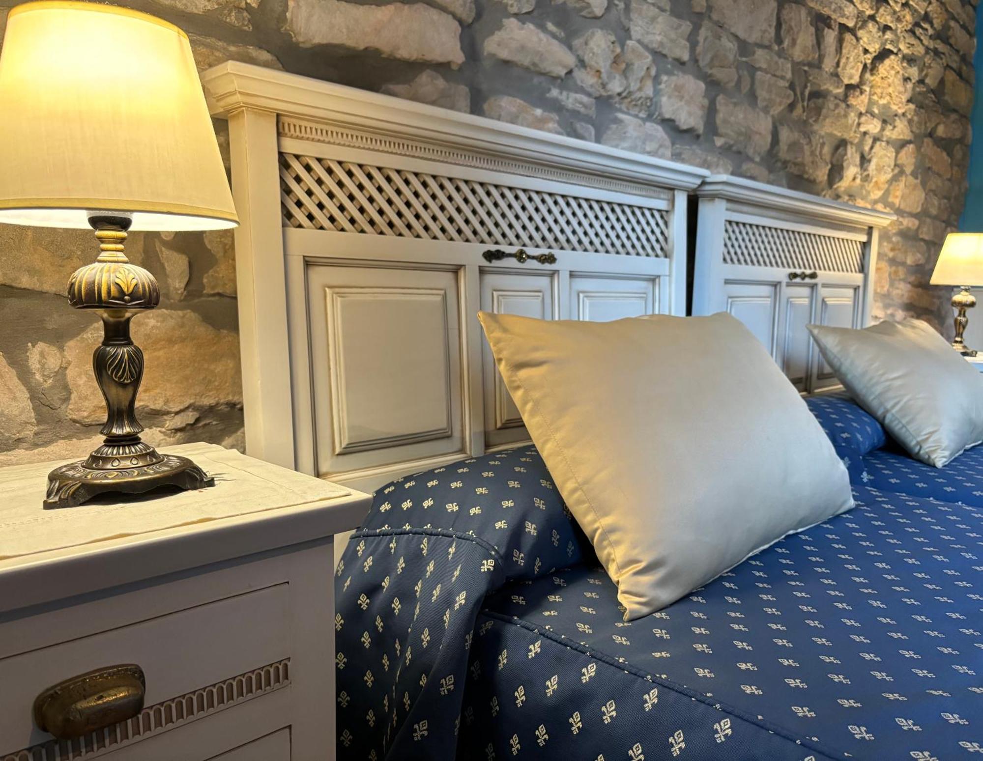 Hotel Casona Los Caballeros Santillana del Mar Eksteriør billede